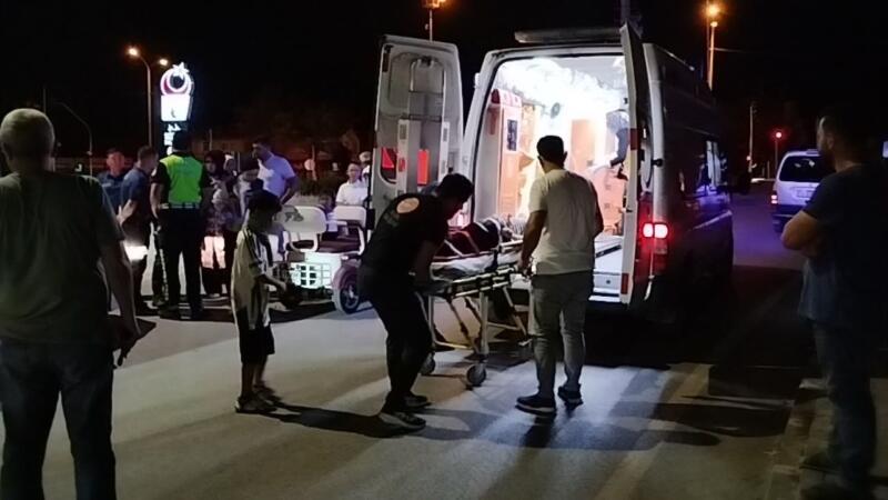 otomobil ile elektrikli motosiklet carpisti 3 yarali KPcpmI3j