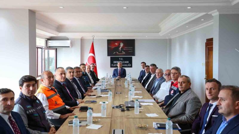 rizenin ilcelerinde afetin yaralari sariliyor DNyBWKuB