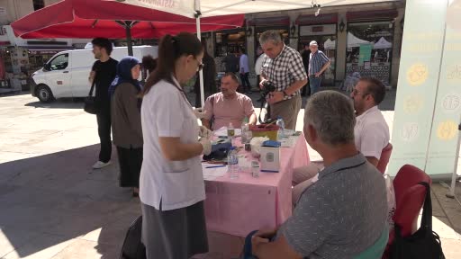 tarihi meydanda halk sagligi sokagi kuruldu vatandaslara ucretsiz saglik testleri yapildi 6JpjHq5l