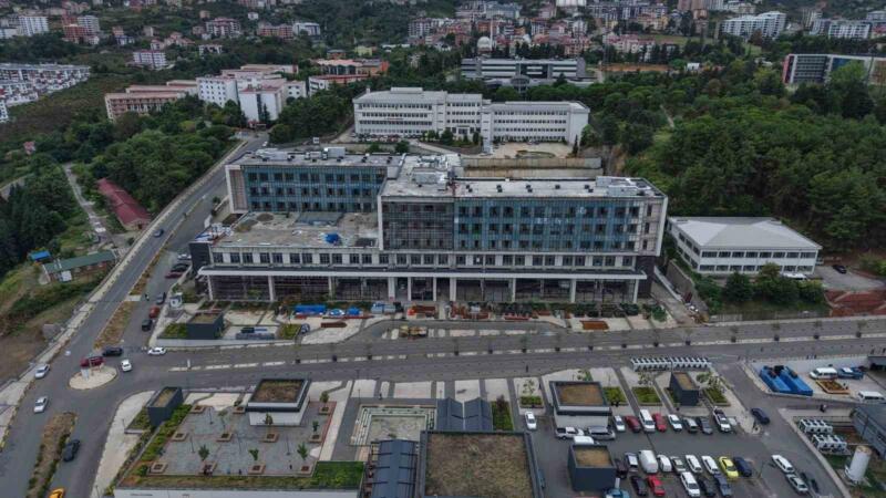 temeli 10 yil once atilan ktu cocuk hastanesi onumuzdeki yil hizmete acilacak Q437jd5m