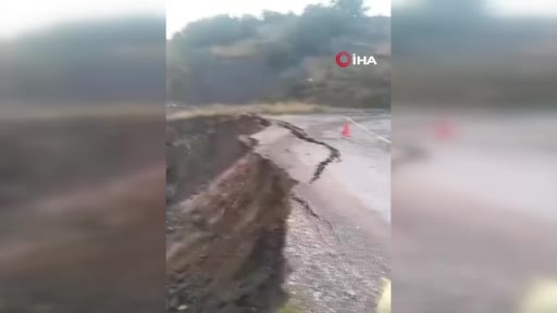 tokatta saganak sonrasi koy yolu coktu cokme ani kamerada lasnvWY8