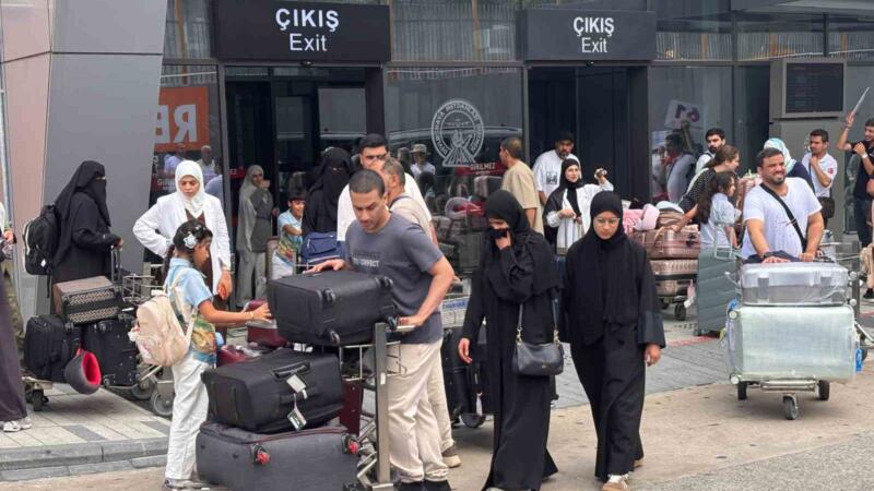 trabzon havalimaninda ucak trafigi artti yolcu sayisi yerinde saydi x1ZWi3sr