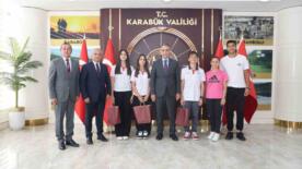 vali cagataydan basarili sporculara hediye IxCbQukO