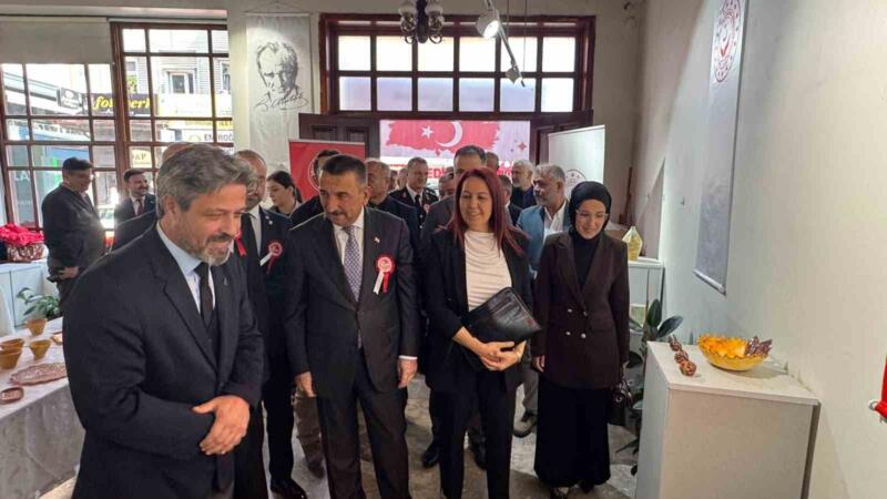 zonguldakta sehit ve gazi yakinlarinin seramik eserleri sergilendi C6GDiABp