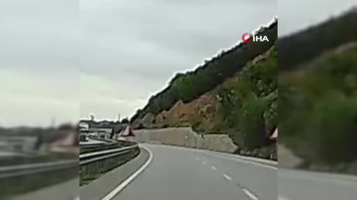 yola dusen geyigin yardimina kostu N5m18uAr